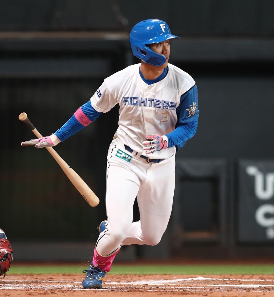 　２回、中前打を放つ加藤豪（撮影・中島達哉）