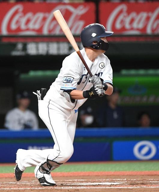 おかえり源田壮亮！　今季初安打となる適時打に観客大歓声　源田もガッツポーズ