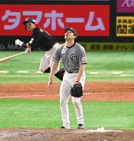 ５回、牧原大に右越え２ランを許す種市