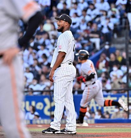 　２回、岡本和（右）に左越えソロを許したメルセデス