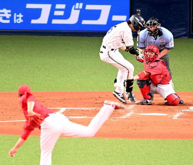 オリックス・宗にまたアクシデント　左ふくらはぎ付近に死球を受けベンチに退く　２６日には右膝違和感で途中交代