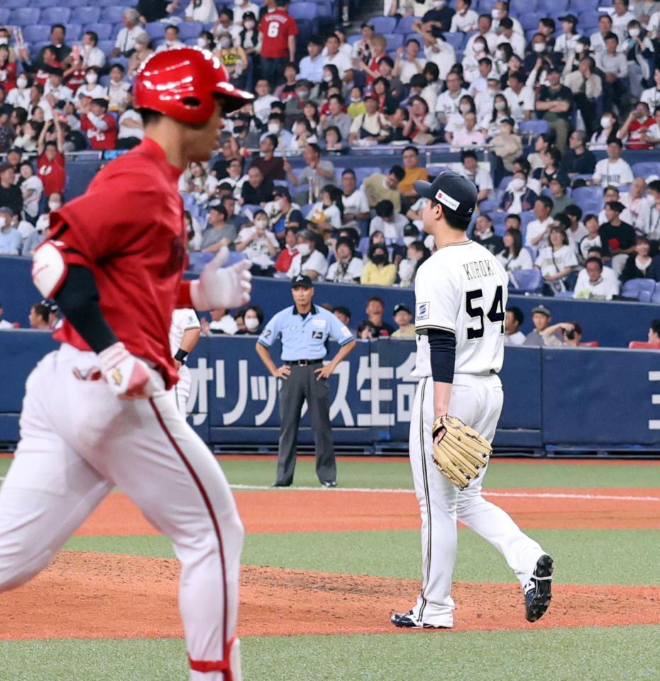 　７回、秋山に３ランを許す黒木（撮影・山口登）