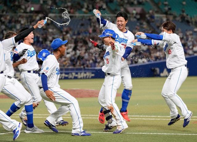 中日が劇的サヨナラで３連勝！ルーキー村松が２週連続のサヨナラヒット！