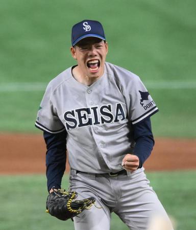 　１回、三振を奪い雄叫びをあげる星槎道都大・滝田一希（撮影・堀内翔）