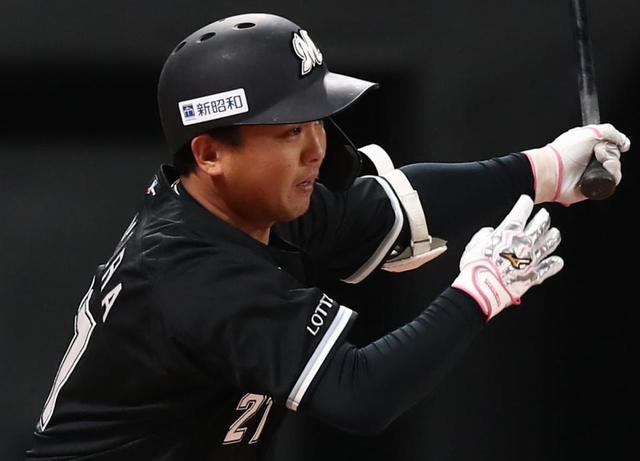 ロッテファンに解説者も驚き 2度の一塁牽制にブーイング