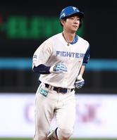 日本ハム・松本剛2号2ランで先制「みんなホームラン打っていて、僕も