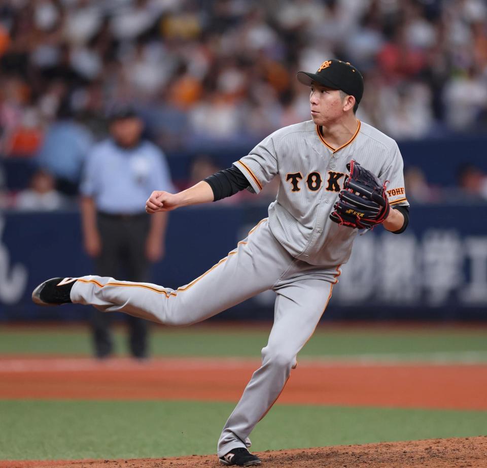 　先発し力投する戸郷（撮影・山口登）