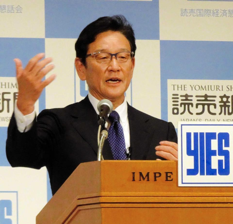 　講演会で話す侍ジャパン前監督の栗山英樹氏