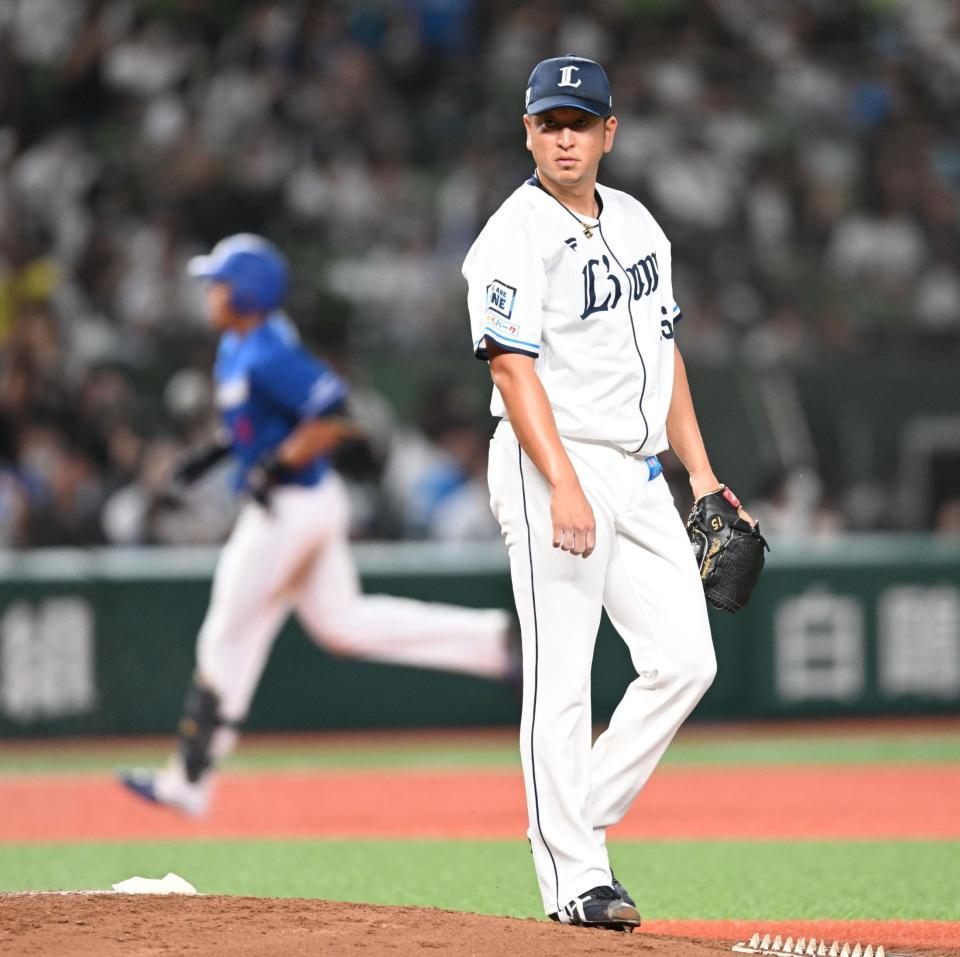 　２回、鵜飼に２ランを浴びがっくりの宮川（撮影・金田祐二）