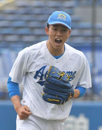 青学大が１８年ぶり５度目の優勝！ドラフト１位候補の常広が６安打１０奪三振で完封　圧巻投球で三塁踏ませず