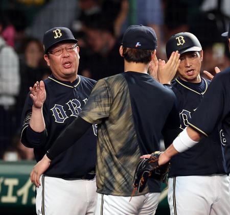 オリックス・水本監督代行、23年は白星発進「一安心やね」 勝利球は「もらってないよ。関係ないもん(笑)」