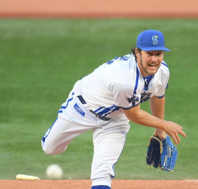 【写真】外野の声もぶった斬る？ バウアー　三振奪取で刀パフォも披露