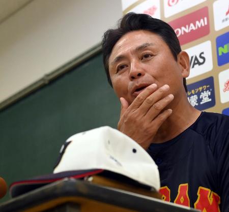 選考理由について語る侍ジャパン大学代表・大久保哲也監督（撮影・伊藤笙子）