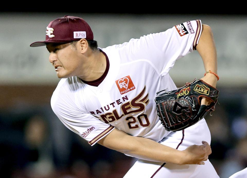 　６回表に登板した安楽