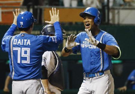 西１-２日（２７日）　万波、逆転の１４号２ラン