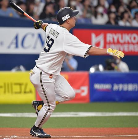 　７回、ランニングホームランを放つ杉本（撮影・神子素慎一）