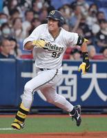 　７回、三塁を回る杉本（撮影・神子素慎一）