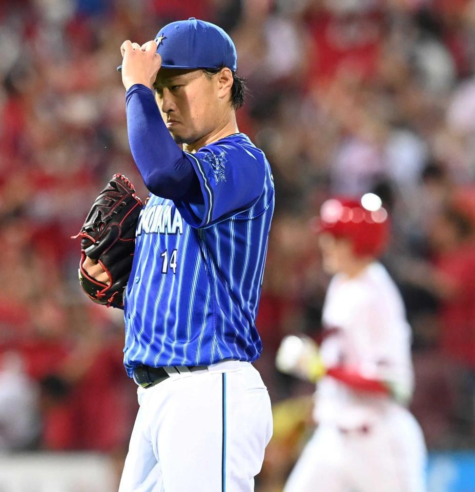 　５回、森下に勝ち越し３ランを浴び、ぼうぜんとする石田