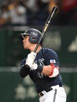 　１回、頓宮が左中間に満塁本塁打を放つ（撮影・堀内翔）