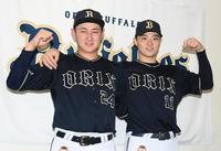 　監督推薦でオールスターに選出された紅林（左）、山崎福（撮影・堀内翔）