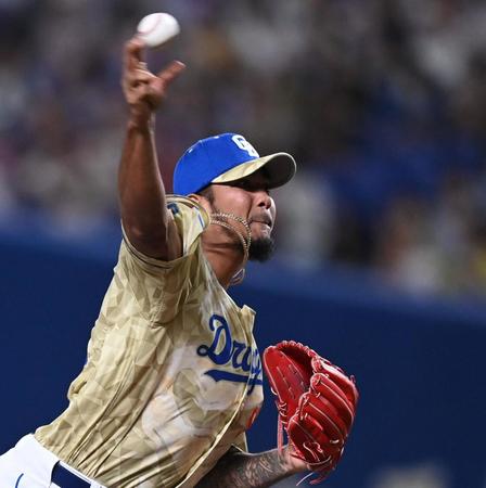 　先発し、投げ込むメヒア（撮影・田中太一）