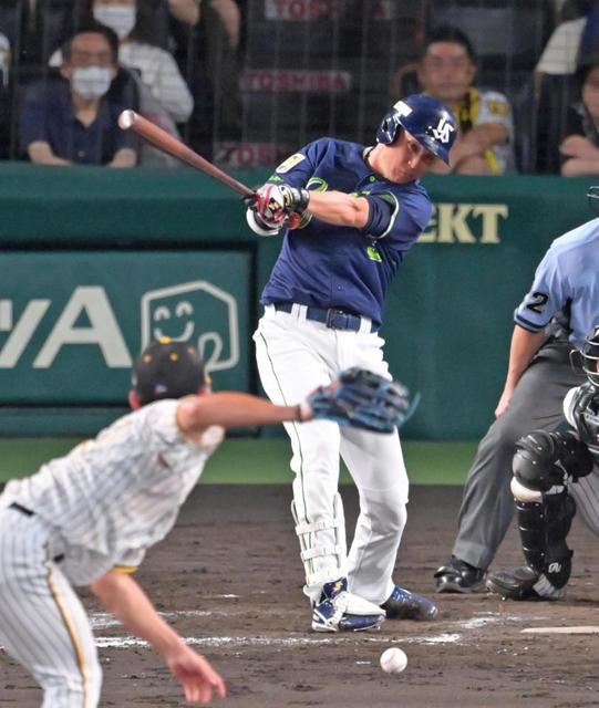 ヤクルト 代打の神様・川端が勝ち越し2点適時打