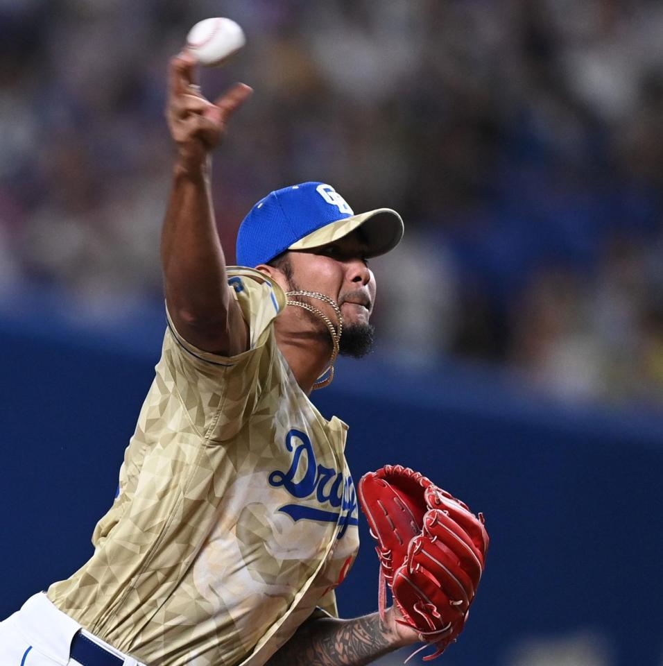 　先発し、投げ込むメヒア（撮影・田中太一）