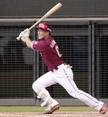 　９回楽天２死一、三塁、小深田が中前に決勝打を放つ＝エスコンフィールド