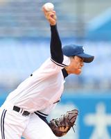 　力投する新宿の先発・生田（撮影・吉澤敬太）