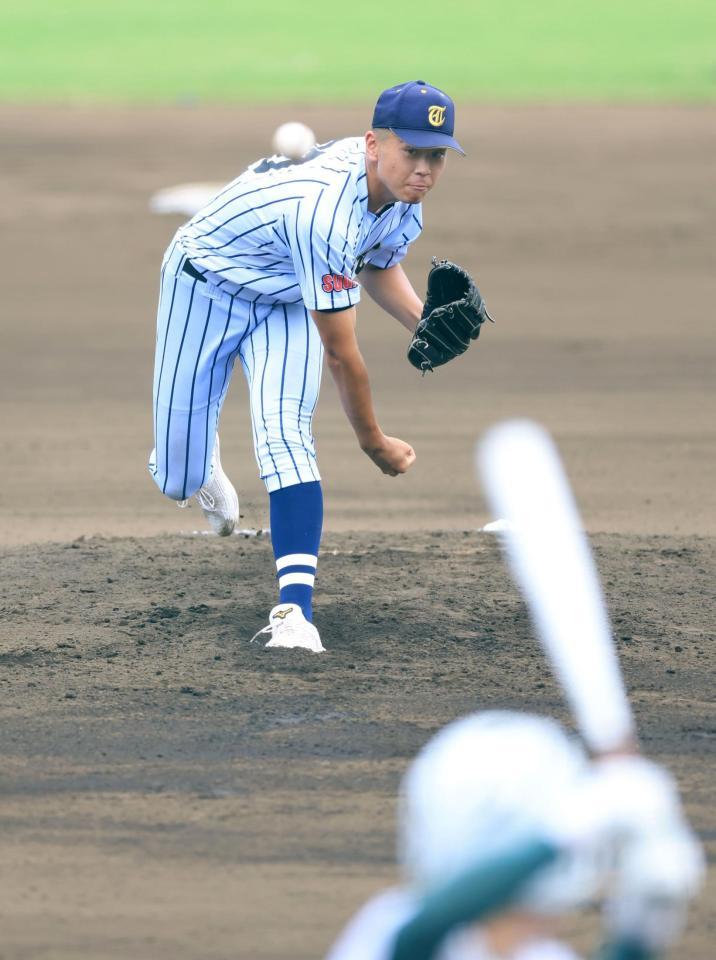 力投する東海大菅生・宮本恭佑＝府中市民球場（撮影・吉澤敬太）