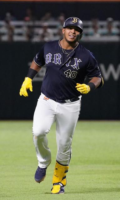 オリックス・セデーニョが２試合連続の５号３ラン　１５５キロ直球を右翼のテラス席へ