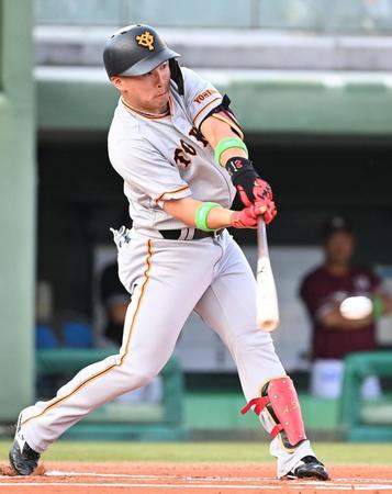 　１回、浅野が中前打を放つ