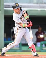 　１回、浅野が中前打を放つ