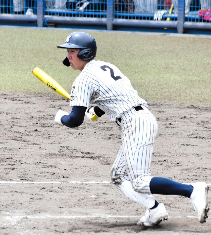 　先制適時打を含む２安打２打点の明徳義塾・寺地