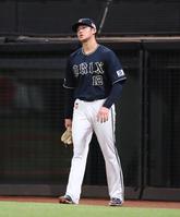 　４回、五十幡に適時打を許し、がっくりする山下（撮影・中島達哉）