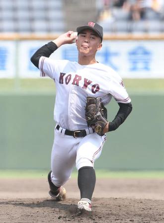 　先発し力投する広陵・高尾響（撮影・石井剣太郎）