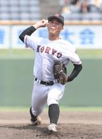 　先発し力投する広陵・高尾響（撮影・石井剣太郎）