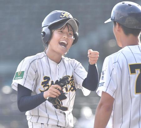 女子硬式野球　神戸弘陵が２年ぶり３度目の日本一で史上３校目の春夏連覇達成　５番・飯嶋が５打点の活躍