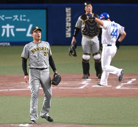 　２回、中日に先制点を許す秋山（撮影・飯室逸平）