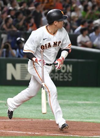 　２回、坂本は左越えに２打席連続の１２号２ランを放つ（撮影・佐藤厚）