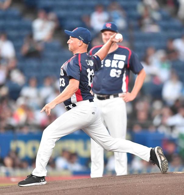ロッテ　ＷＢＣチェコ代表監督ら始球式　ハジム監督「本当に心地よい経験でした！」