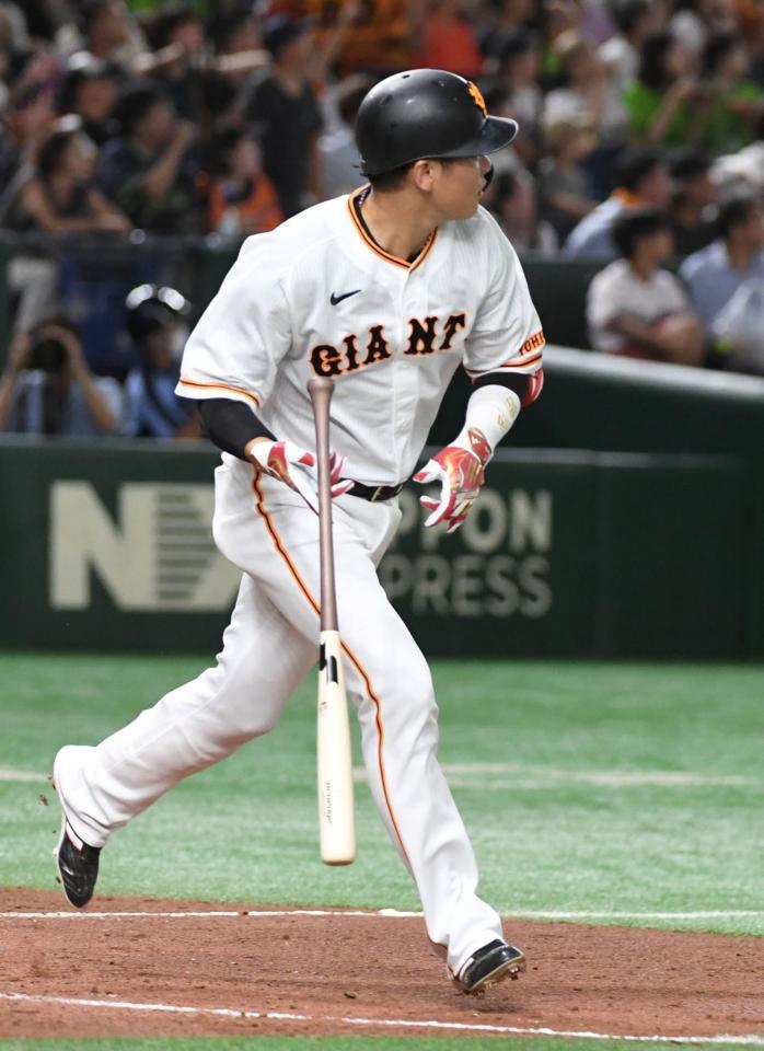 　２回、坂本は左越えに２打席連続の１２号２ランを放つ（撮影・佐藤厚）