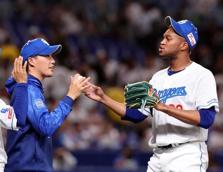 中日　緊急事態なんの６人継投で勝利　先発メヒアが右胸部の張りを訴えて３回降板