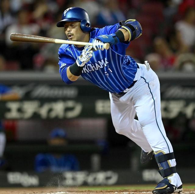 横浜DeNA 宮崎選手 手形感謝状 DeNA・宮崎にアクシデント 床田から右膝に死球を受け途中