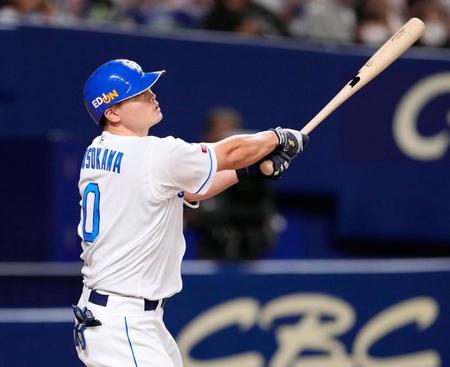 　３回、細川が中越えに２ランを放つ