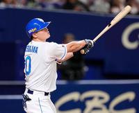 　３回、細川が中越えに２ランを放つ