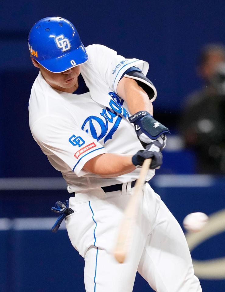 　３回、細川が中越えに２ランを放つ