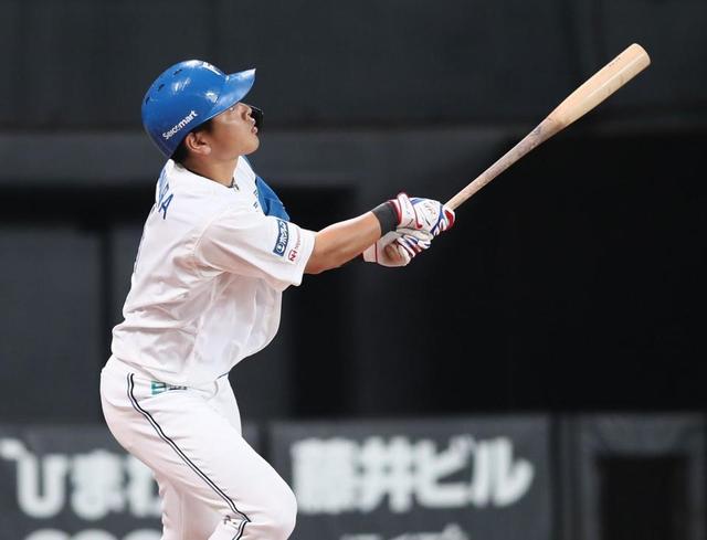 日本ハム・野村がプロ初の２桁１０号勝ち越し弾！２打席連発で到達　新庄監督もベンチでバンザイ　逆転成功