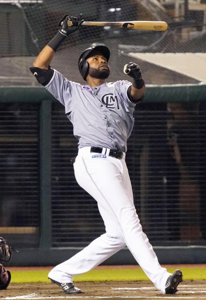 　６回、ポランコが右越えに同点ソロを放つ