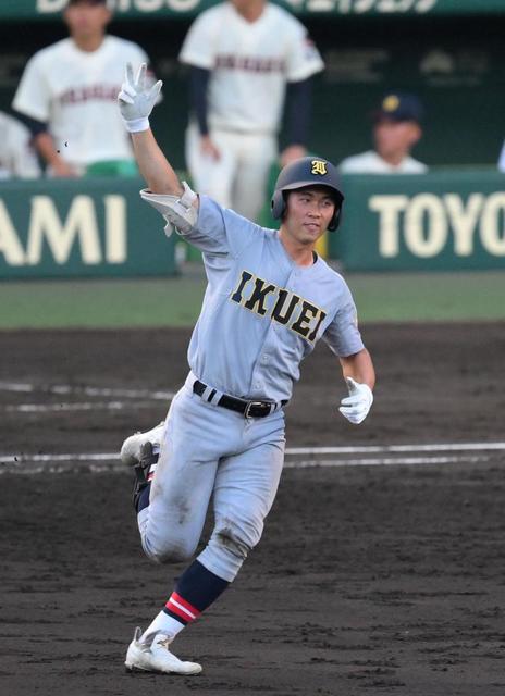 夏の甲子園 仙台育英が連覇へ驚異の猛攻！初回に4点ビッグイニング 三